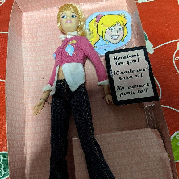 Betty Barbie - Picture 1 of 3